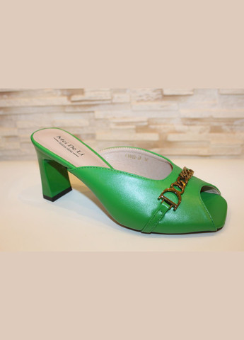 Зеленые шлепанцы женские летние зеленые Meideli с пряжкой