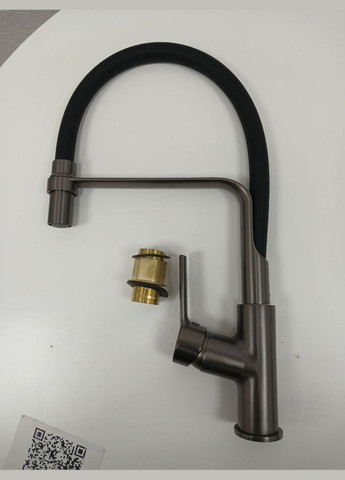 Кухонний змішувач BQ566 гнучкий PVD Valeso (315101542)