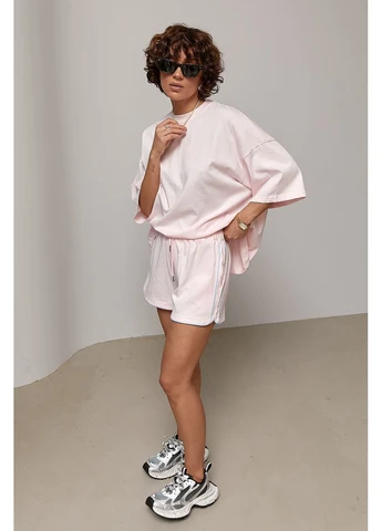 Свободный спортивный костюм из футболки и шорт - розовый цвет Lurex (398631720)