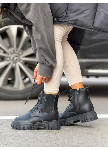Чорні жіночі черевики на шнурівці тракторній підошві теплі на хутрі берці No Brand (369621395)