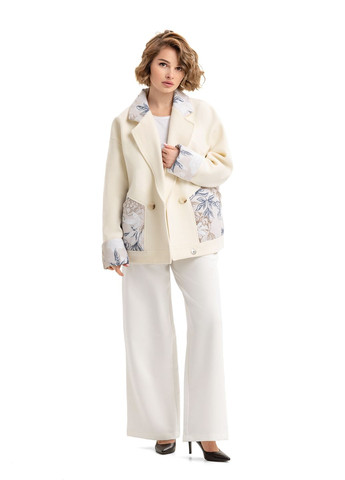 Молочне демісезонне Коротке кашемірове пальто з принтом «Леоні» молоко-Квіти Emass
