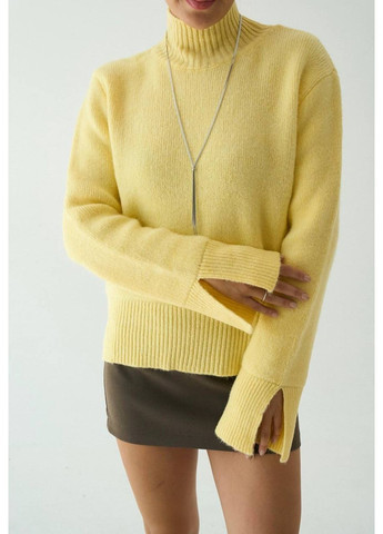 Жовтий демісезонний светр розрізи на рукавах No Brand