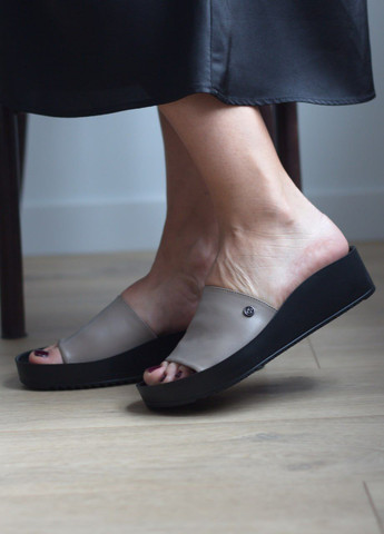 Бежевые шлепки женские No Brand