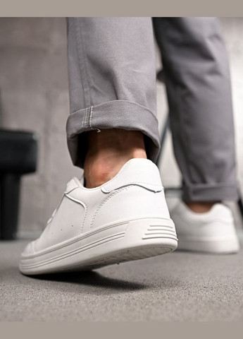 Белые демисезонные стильные мужские кроссовки кожанные белые No Brand