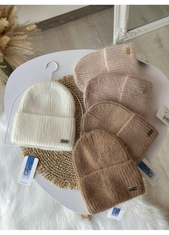 Шапочки тепленькие ангоровые, мягкие и очень приятные на ощупь, большое количество цветов. No Brand (362146359)