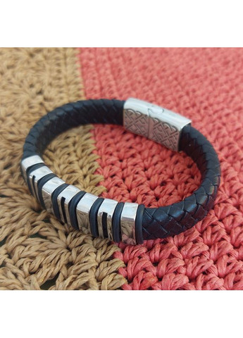 Браслет зі шкіри зі срібними гладкими вставками 21 см No Brand (355921997)