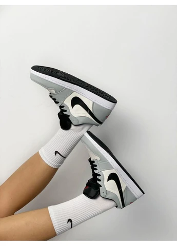 КРОСІВКИ ЖІНОЧІ NIKE AIR JORDAN RETRO 1 LOW GREY WHITE BLACK 1 НАЙК АІР ДЖОРДАН БІЛІ No Brand білі демісезони (391961858)