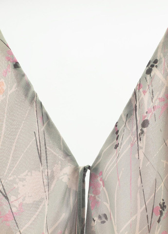 Сіра сукня Zara з абстрактним візерунком
