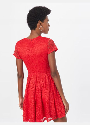 Красное платье Wal G.