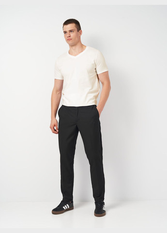 Светло-бежевая футболка мужская облегченная с треугольным воротом светло-бежевого цвета тм роза с коротким рукавом Роза