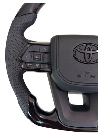 Руль для Land Cruiser 200, Prado 150. Без подогрева. Рояльный лак. Со скошенным низом. Логотип – черный глянец. Toyota (346055194)