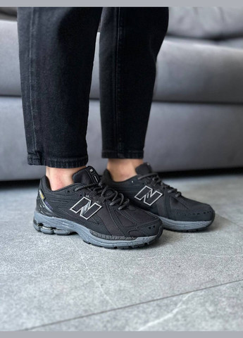 Черные всесезонные кроссовки Vakko