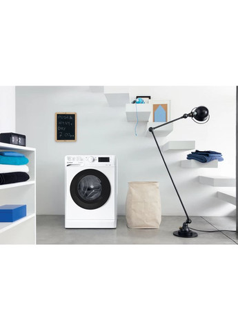 Стиральная машина OMTWSE61051WKUA фронтальная, 6кг, 1000, A+++, 43см, дисплей, люк черный, Indesit (364275437)