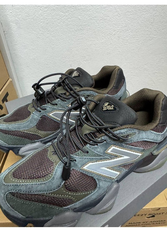 Серые всесезонные кроссовки 9060 blacktop dark moss v2 New Balance