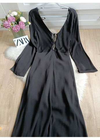 Чорна довга сукня з відкритою спиною Zara