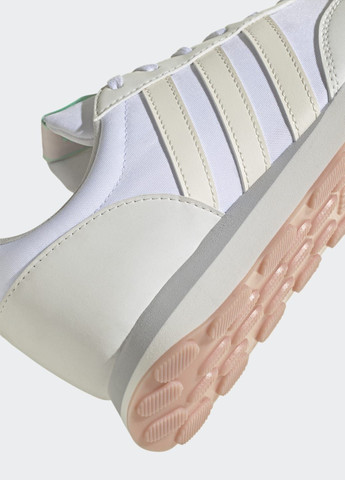 Белые всесезонные кроссовки run 60s 3.0 lifestyle running adidas