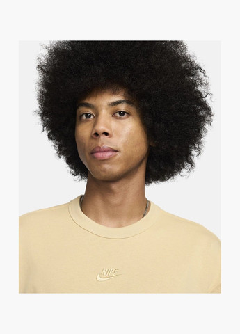 Бежева футболка чоловіча sw premium essential beige do7392-252 Nike