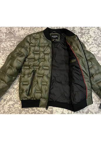 Оливкова демісезонна куртка бомбер Guess