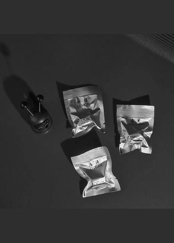 Ароматизатор автомобіль Lanxuan освіжувач повітря в машину + 3 змінних картриджів Чорний (AA050821) No Brand (330778771)