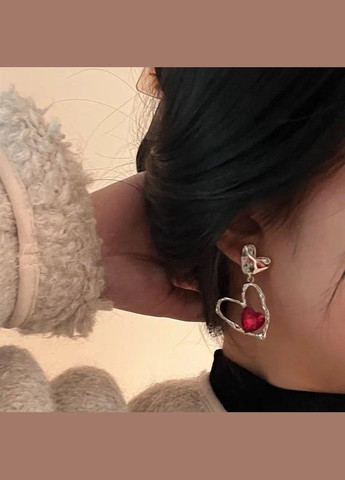 Серебристые серьги сердце с красными кристаллами, 5724 Fashion Jewelry (336949836)