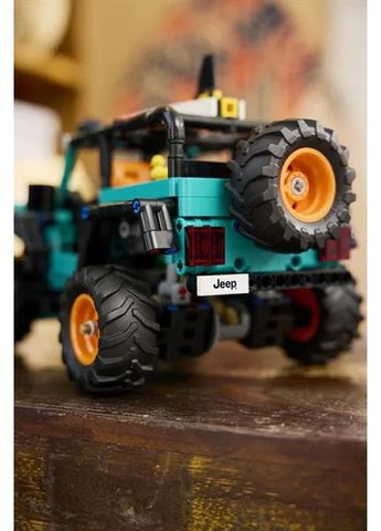 Конструктор Technic Позашляховик 723 деталі Пластик 38х7х26 см Lego (393590035)
