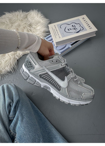Кросівки жіночі NIke Zoom Vomero 5 METALLIC GREY | Найк Зум Вомеро 5 срібні No Brand срібні демісезони (348419334)