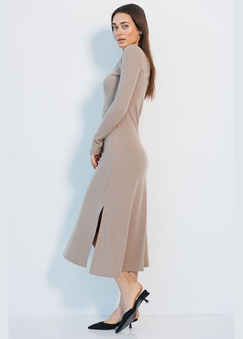 Бежевое трикотажное платье в рубчик бежевое с двумя разрезами спереди Arjen