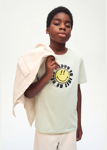 Светло-зеленая летняя футболка для мальчика светло-зеленая H&M