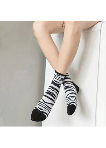 Білі жіночі бавовняні щільні шкарпетки з чорно-білими принтами – набір 6 пар однотонні (362218788)
