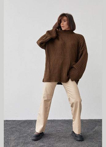 Темно-коричневый зимний женский вязаный свитер oversize в рубчик 231124 Lurex