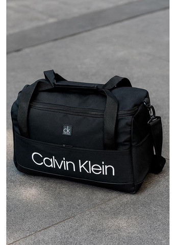 Об'ємна спортивна сумка стильна практична вологостійка для фітнесу тренувань містка зручна No Brand (369327965)