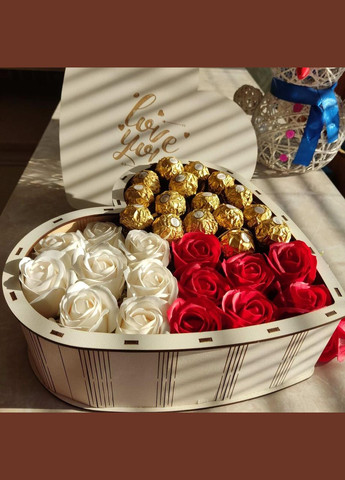 Подарочный бокс из конфет Ferrero и роз для девушки No Brand (315888859)