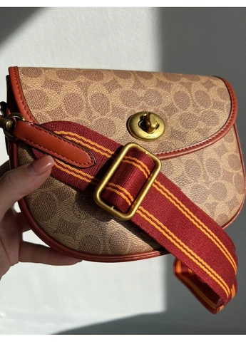 Сумка жіноча Willow Medium Signature Canvas Saddle Bag No Brand (402817079)