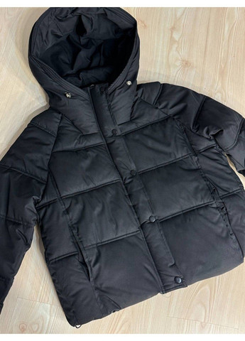 Чорна демісезонна куртка жіноча 8589 середня довжина з капюшоном чорна HAIZIYUAN