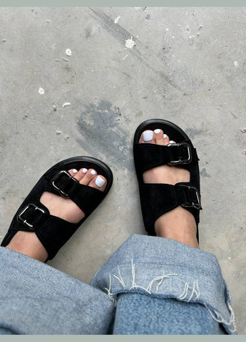 Жіночі босоніжки на платформі з масивною пряжкою чорний колір натуральна замша No Brand (336186525)