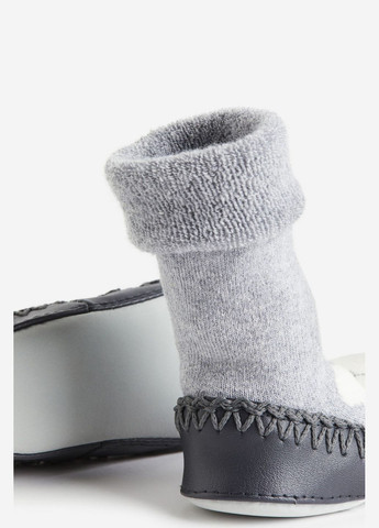 Шкарпетки-капці махрові для хлопчика 1196236-002 сірий H&M (289354042)