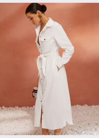 Белое джинсовое платье-рубашка белого цвета Dressa