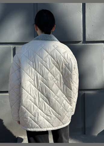 Молочна демісезонна куртка з джинсом Lara