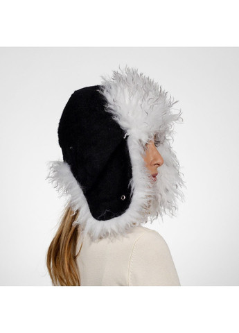 Шапка вушанка жіноча штучне хутро лама чорно-біла ЛІЛІ LuckyLOOK 636-200 (322791157)