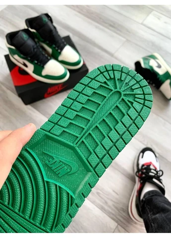 Білі кросівки чоловічі nike air jordan 1 mid green white v2 найк аір джордан білі демісезон No Brand