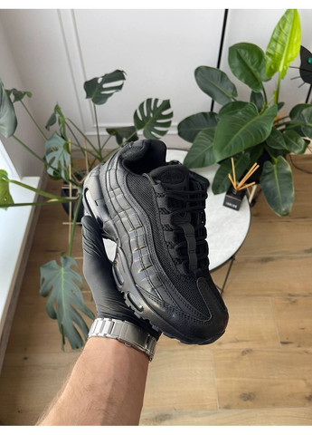 Черные демисезонные кроссовки мужские и женские nike air max 95 black | найк аир макс 95 черные No Brand