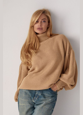 Світло-коричневий зимовий жіночий трикотажний светр з рукавами-ліхтариками 221047 Lurex