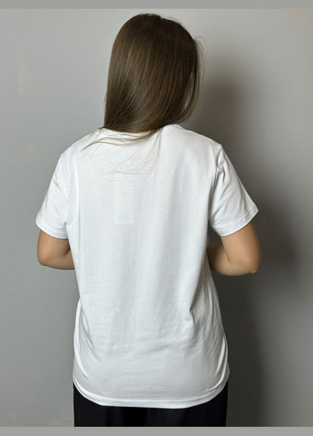 Біла всесезон футболка жіноча літня з 3d аплікацією подіум біла mknk404133-1 Modna KAZKA