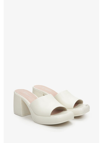 Шльопанці, колір молочний Estro (372131701)