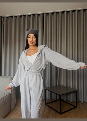 Комбинезон женский велюровый в сером цвете с капюшоном, повседневный и комфортный, стильный и удобный No Brand 652-4 однотонный серый