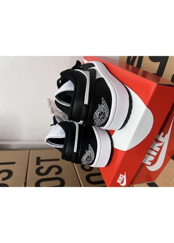 Черные демисезонные кроссовки мужские nike air jordan 1 black найк аир джордан черные No Brand