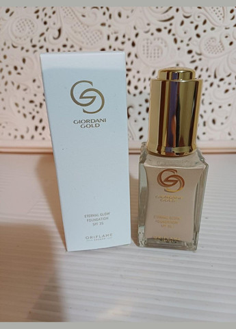 Сияющая тональная основа giordani gold spf 25 орифлейм код 43244 теплый фарфоровый Oriflame (370955357)