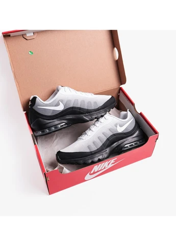 Цветные всесезонные кроссовки air max invigor white black 749688-010 Nike