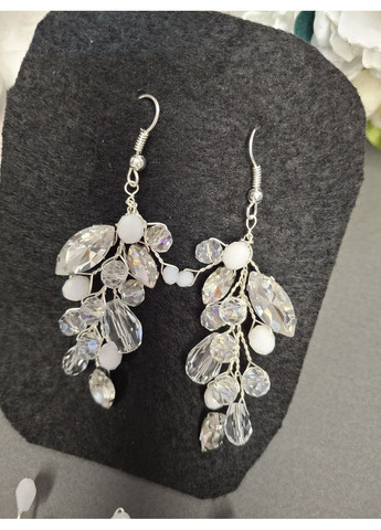 Гребінець для волосся та сережки в білому кольорі. Ручна робота No Brand (369162540)