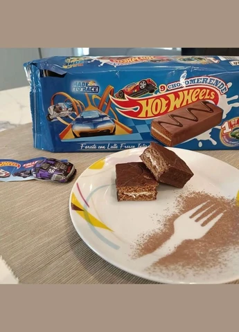 Бісквіт шоколадний Freddi з молочною начинкою 240г. Hot Wheels (330132991)